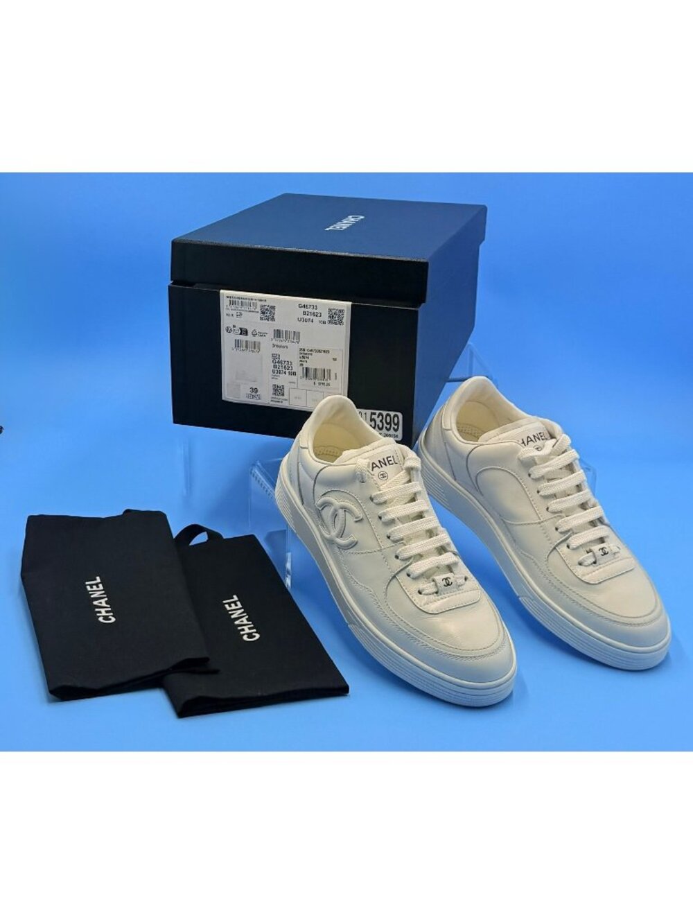 Chanel White Calfskin Low-Top Sneakers Size 39 EU NWT Never Worn w/ Box & Dust B